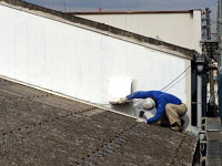 珪藻土 無垢材 自然素材リフォームの日吉プラス：屋根・外壁リフォーム下塗り